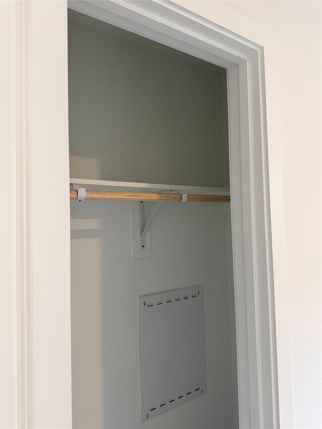 Building Photo - 6115 Sunburst Scarlet St