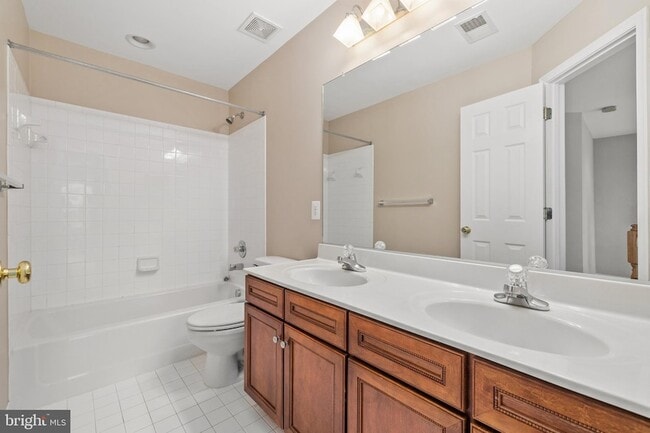 Building Photo - 9036 Woodpecker Ct