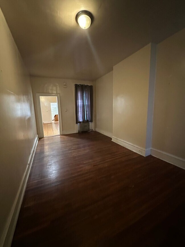 Building Photo - 138 N 8th St