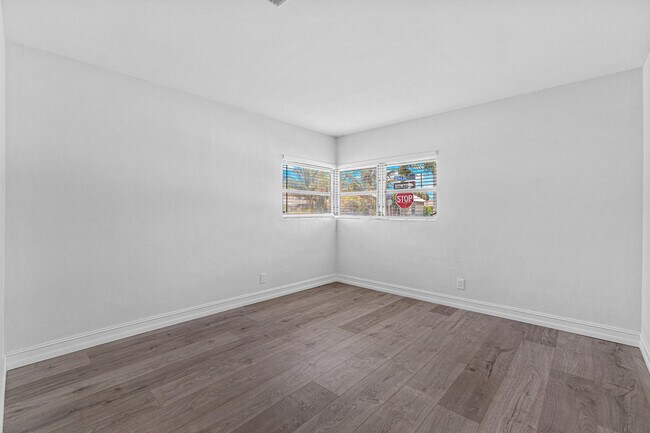 Building Photo - 330 S K St