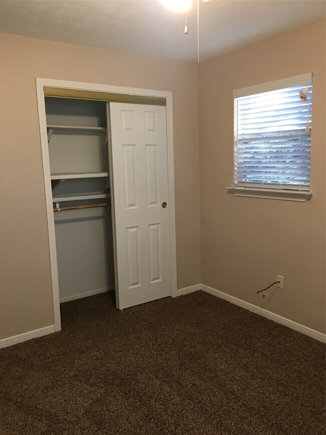 Building Photo - 2283 McCaleb Rd