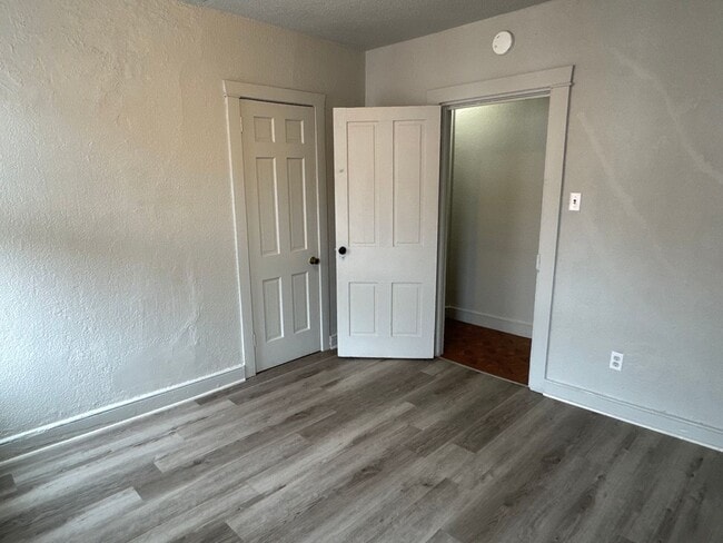 Building Photo - Updated 3 Bedroom, 1 Bath