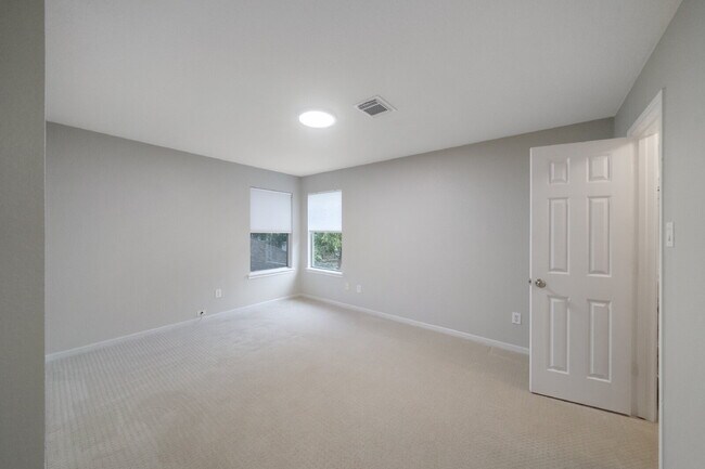 Building Photo - Executive Home with Sparkling Pool and Outdoor Entertainment Area