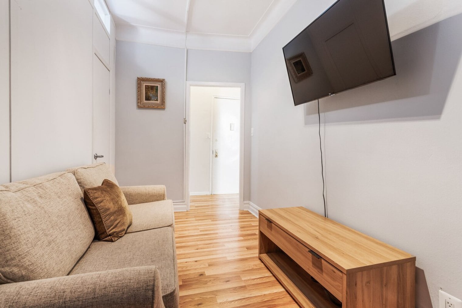 Building Photo - 414 W 46th St