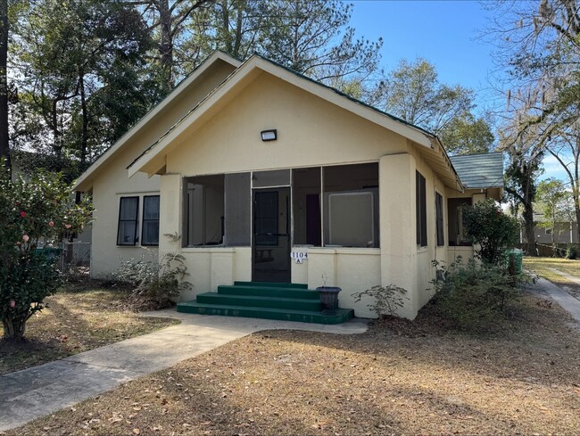 Building Photo - 1104 N Toombs St