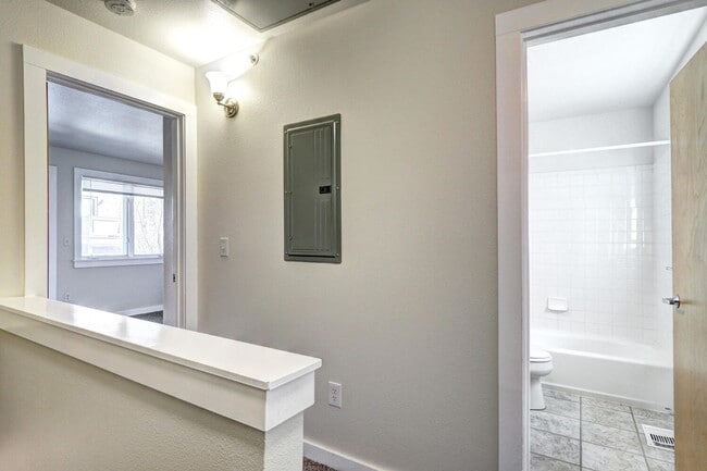 Building Photo - Renovated 1 Bedroom 1 Bathroom Townhome in the Posh Steel Yards Development! Available July 2025