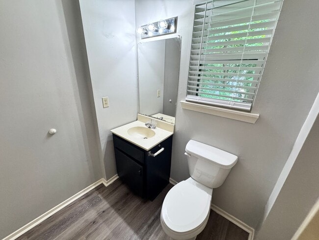 Building Photo - 1309 Access Rd