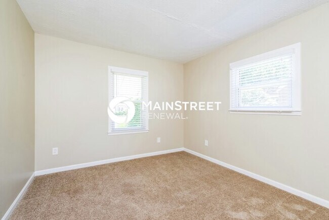 Building Photo - 4 Bedroom Pet-Friendly Home in Louisville,...