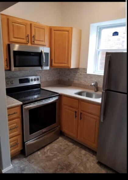 Building Photo - 1220 N 55th St