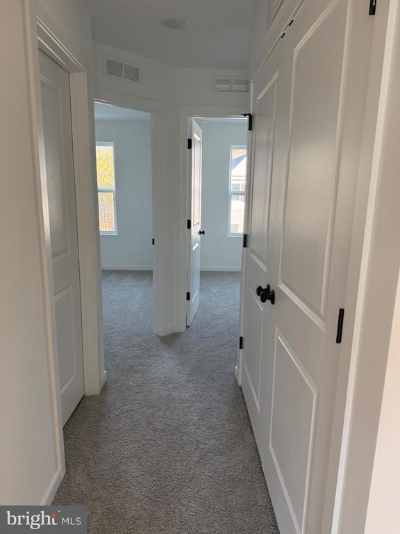 Building Photo - 40 Basswood St