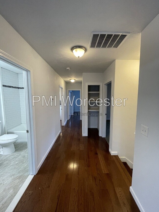 Building Photo - 14 Edgemere Blvd