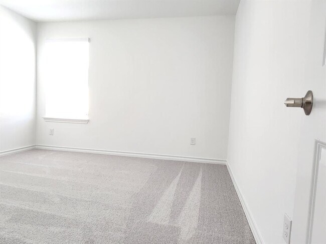 Building Photo - 202 Doodle Ln