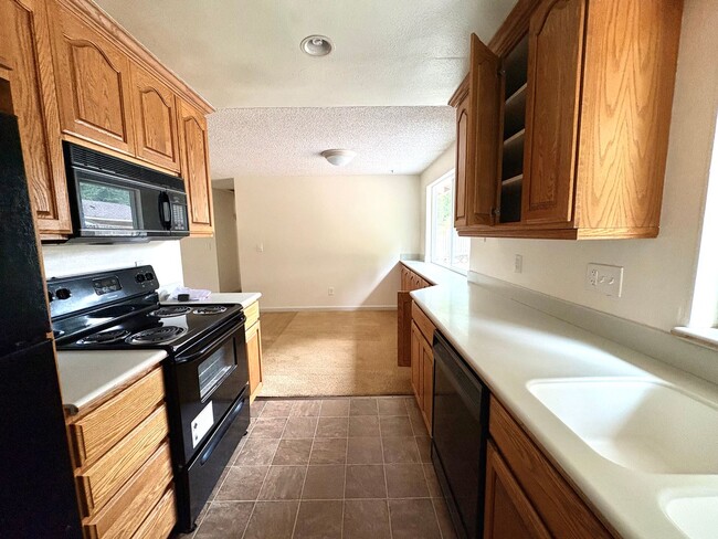 Building Photo - Spacious 3-Bedroom Home with Large Deck