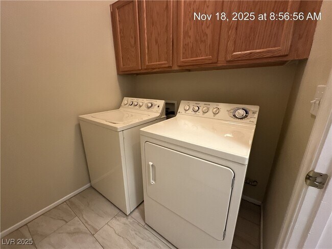 Building Photo - 2836 E Tilten Kilt Ave