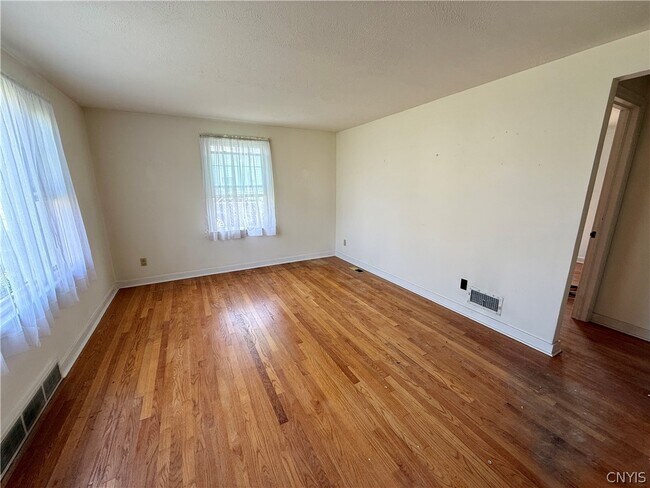 Building Photo - 116 Chestnut Hill Dr