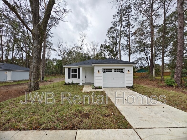Primary Photo - 3848 Soutel Dr
