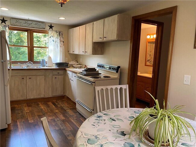 Building Photo - 225 Juanita Dr