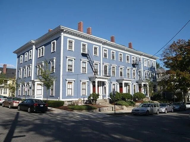 Primary Photo - 182 Bowen St