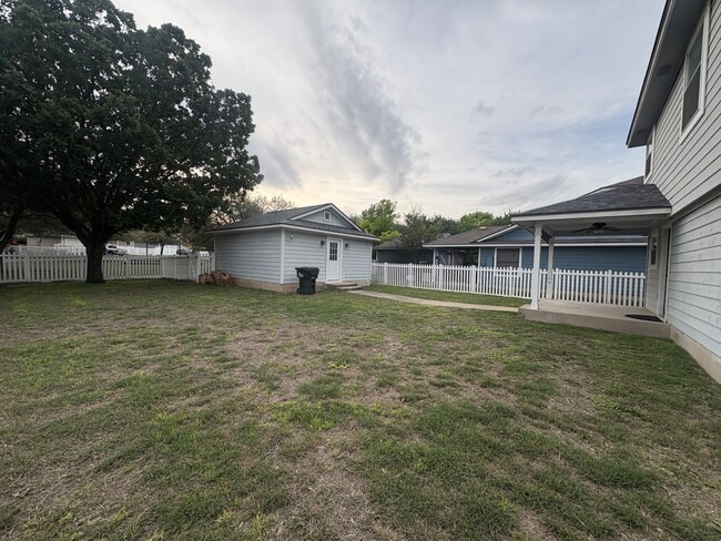 Building Photo - 4631 Mather