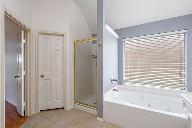 Building Photo - 21506 Willow Glade Dr