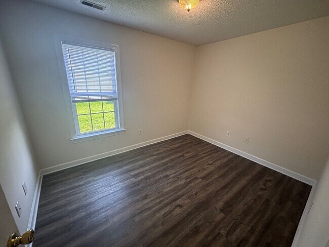 Building Photo - 3904 Palmer Dr