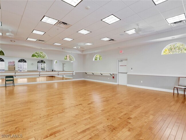 Building Photo - 725 Saratoga Cir