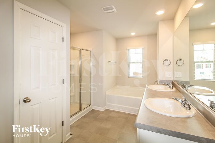 Building Photo - 3890 Lilly Brook Dr