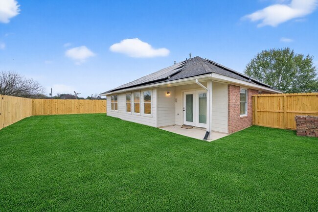 Building Photo - 21519 Sapphire Ct