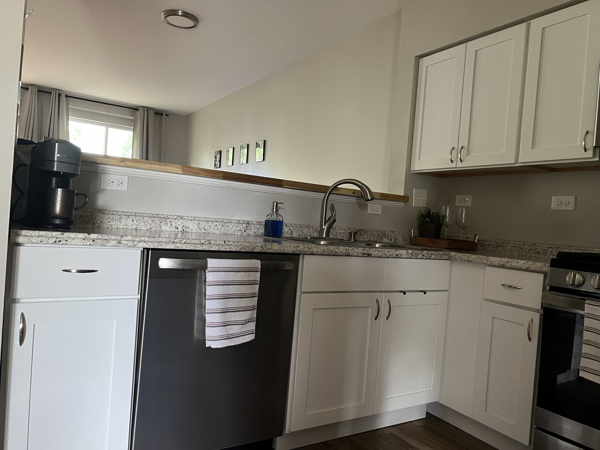 Building Photo - 2128 Fulham Dr