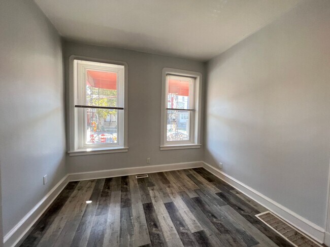 Building Photo - 4129 W Girard Ave