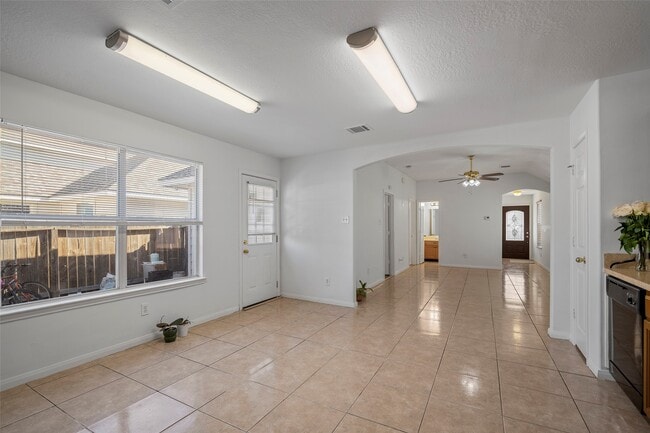 Building Photo - 6443 Mountain Pines Ln