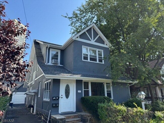 Building Photo - 41 Knox Ave
