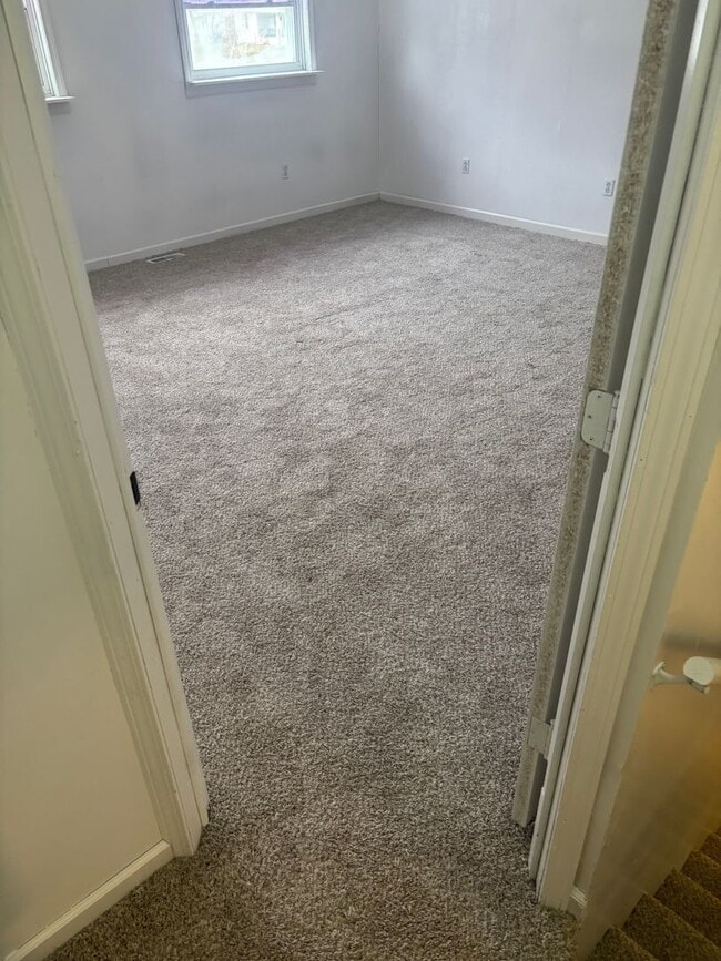 Building Photo - 3 bedroom, 2 bath in Harvard Park.