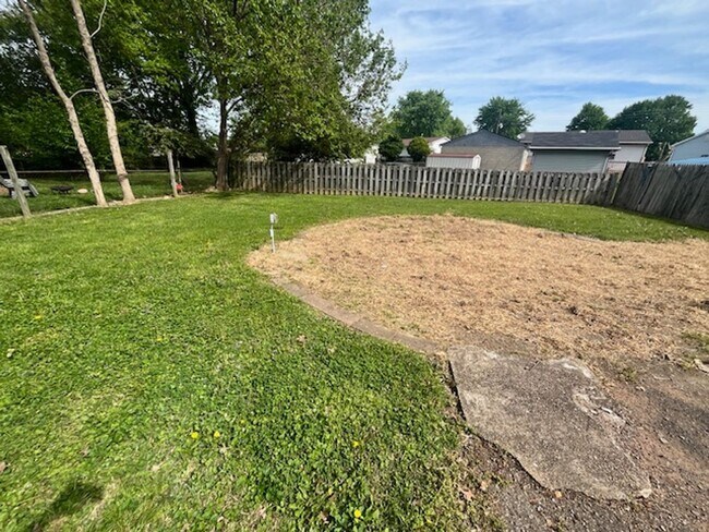 Building Photo - 4BR/1Ba house- New pics coming soon