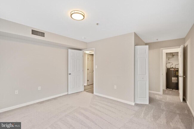 Building Photo - 18450 Lotus Ct