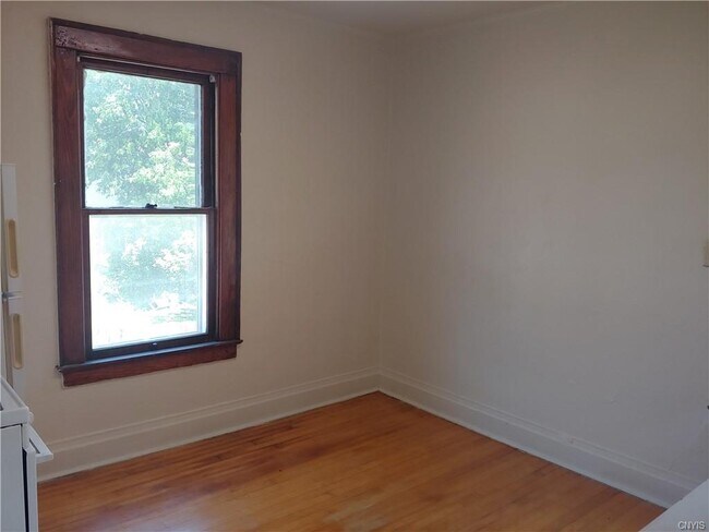 Building Photo - 205 Cadwell St