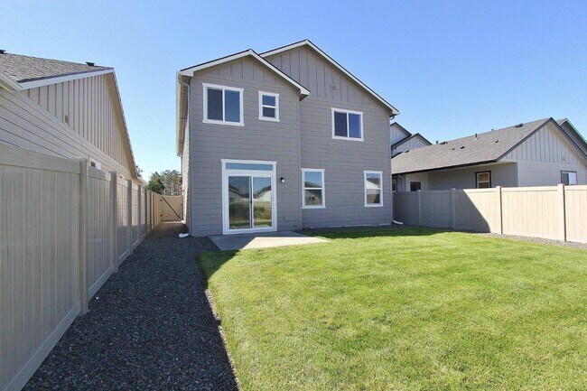 Building Photo - 4032 N Glider Ave