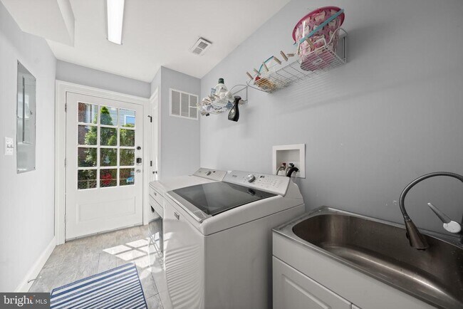 Building Photo - 4908 Bayard Blvd