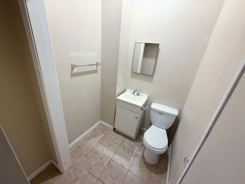 Apt 1 - Full Bathroom 2 - 2148 N Carlisle St