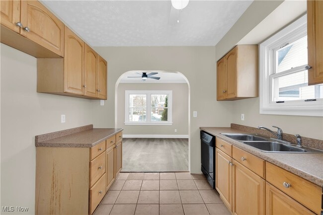 Building Photo - 239 E 214th St