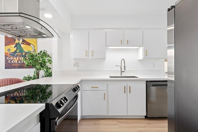 Building Photo - 73947 Saquaro Ct