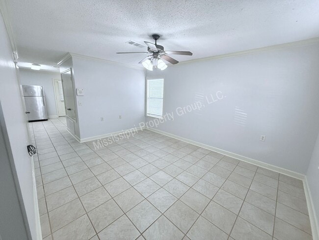 Building Photo - 2BR/2.5BA FOR RENT