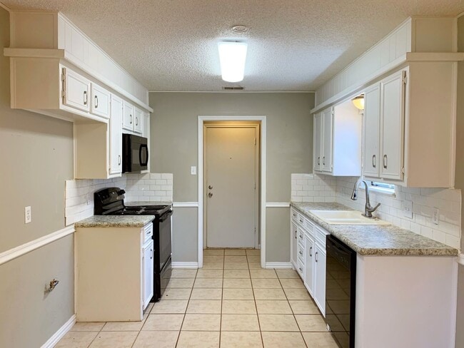 Building Photo - 3 Bed 2 bath Lubbock ISD