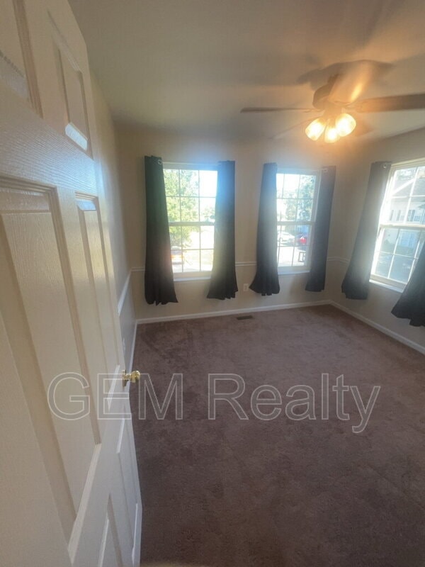 Building Photo - 5218 Drakes Ct