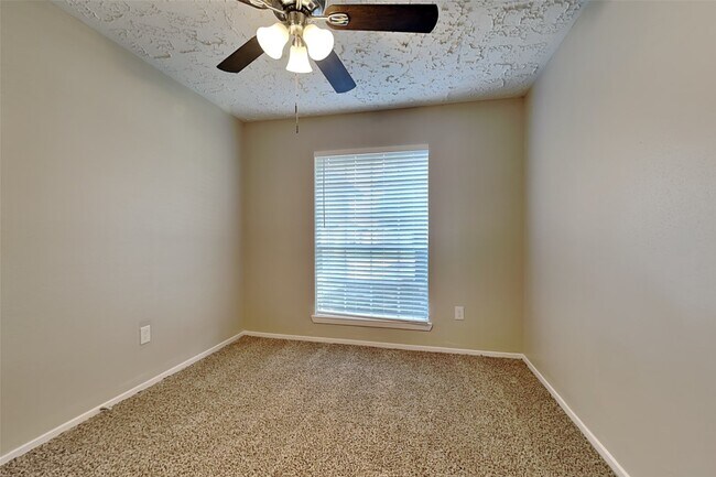Building Photo - 13414 Tara Oak Dr