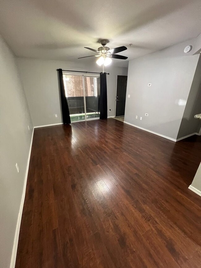 Building Photo - RENT REDUCED! ARBORS - Super Cute 2 bedroo...