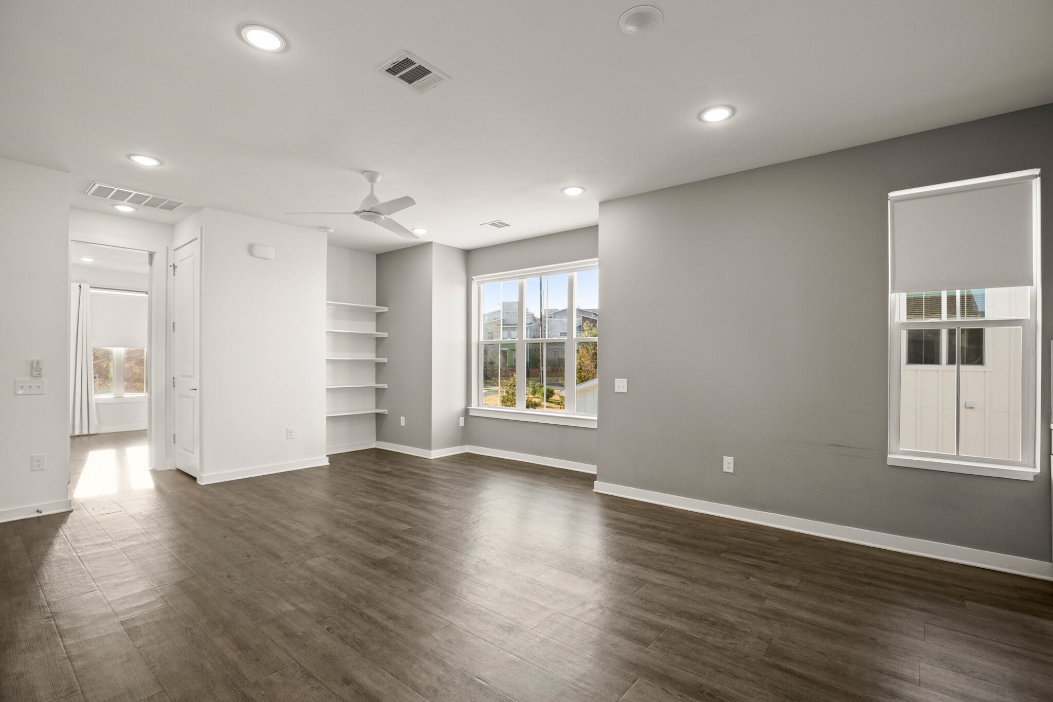 Building Photo - 2624 Metcalfe Rd