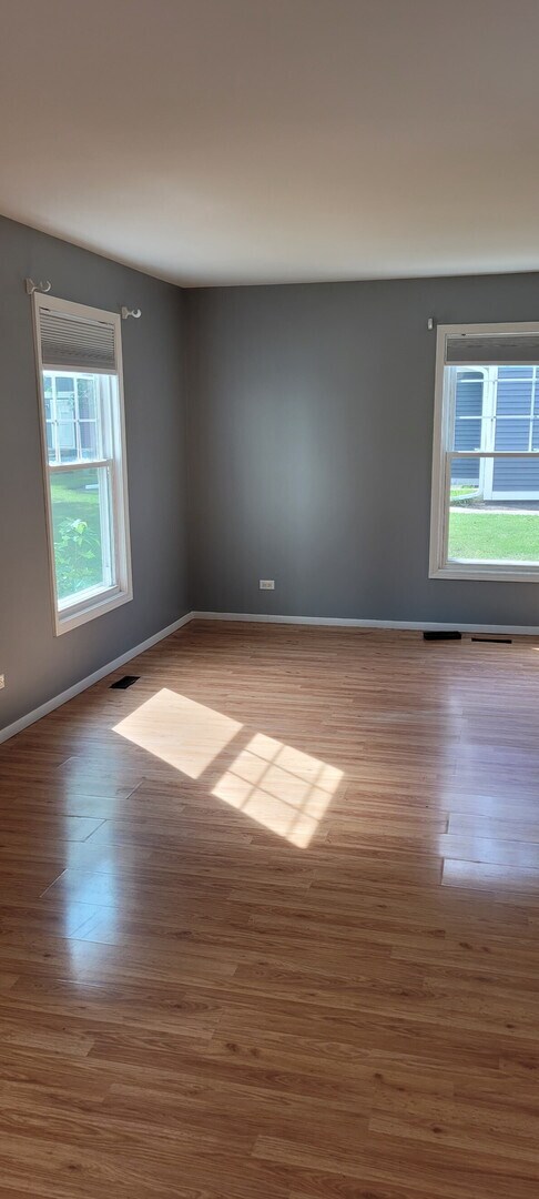 Building Photo - 307 Somerset Ln
