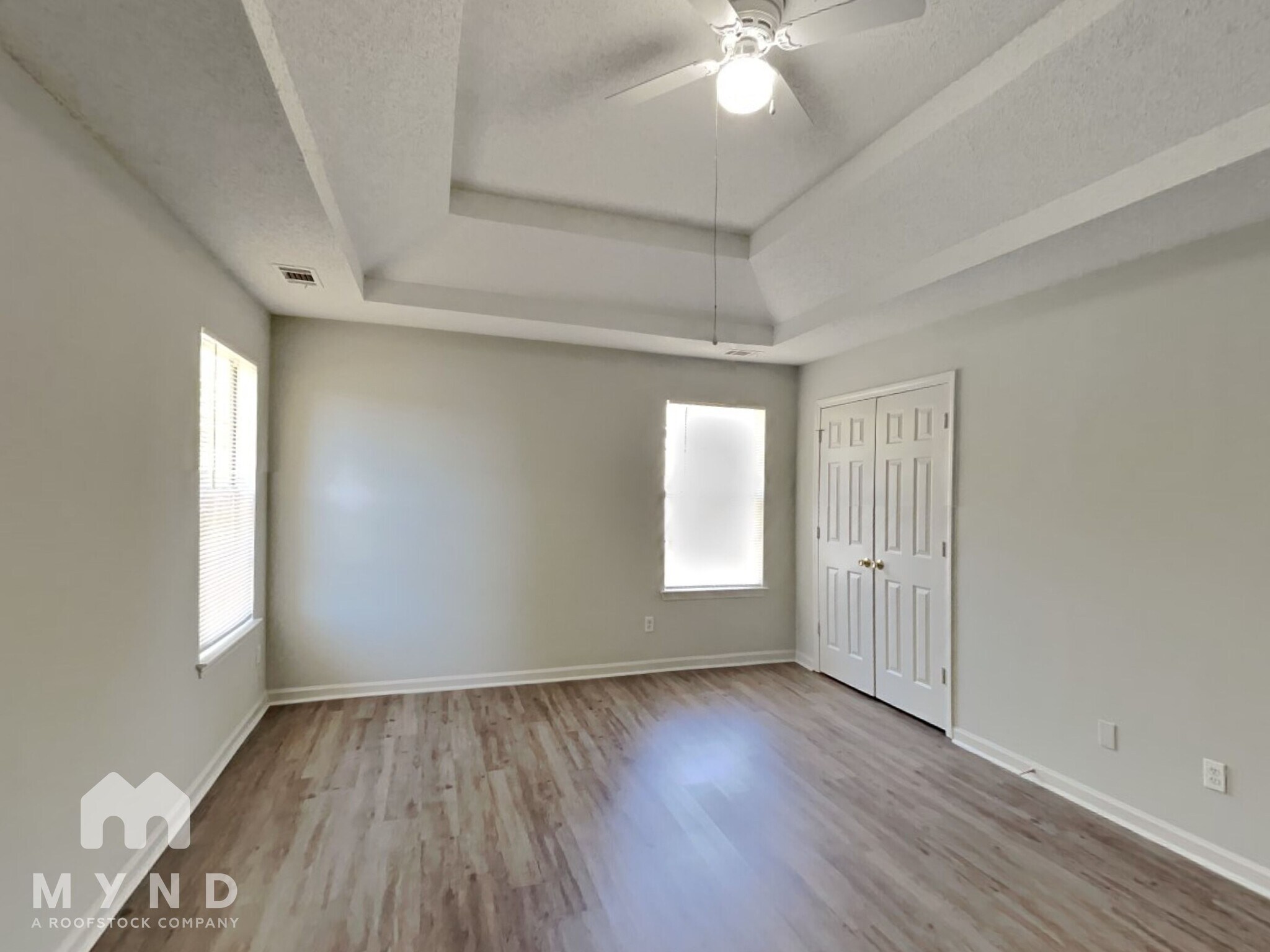 Building Photo - 1128 Village Oaks