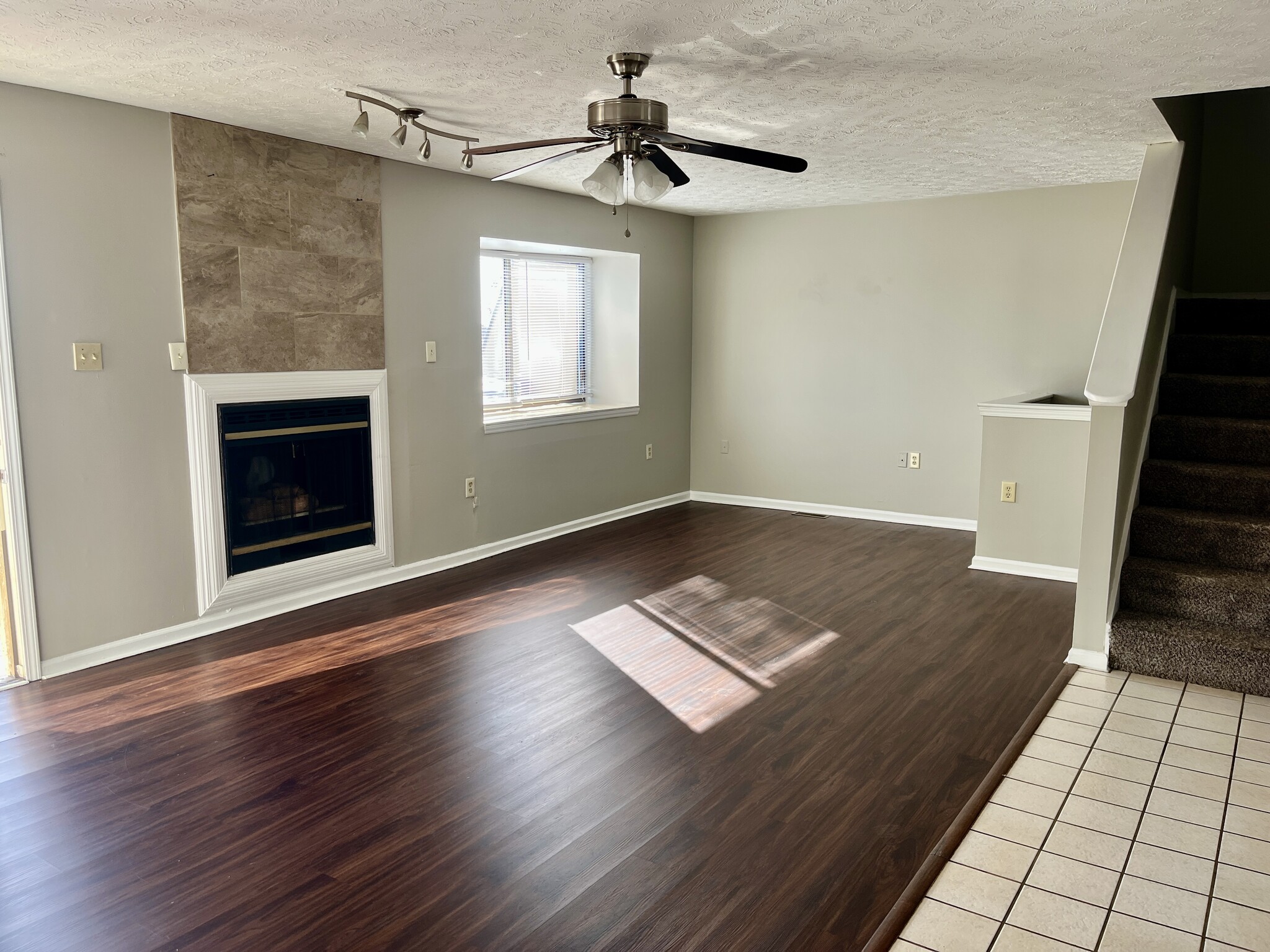 Building Photo - 3660 Walden Dr